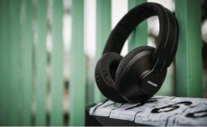 PHILIPS SHL5905BK/10 fejhallgató - barna Audio-Video / Hifi / Multimédia - Fül és Fejhallgatók - Fejhallgató mikrofonnal / headset - 312671