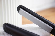 PHILIPS HP8303/00 Selfie hajegyenesítő Szépségápolás / Egészség - Hajápolás - Hajvasaló / egyenesítő - 312580
