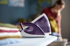 PHILIPS GC7051/30 PerfectCare Viva gőzállomás Háztartás / Otthon / Kültér - Vasaló - Gőzállomás - 329899