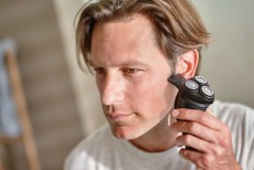 PHILIPS S1110/04 Shaver series 1000 borotva Szépségápolás / Egészség - Szőrtelenítő / borotva - Férfi borotva - 301197