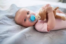 PHILIPS SCF348/12 AVENT játszócumi Szépségápolás / Egészség - Baba mama termék - Cumisüveg / cumi / etetés kiegészítő - 366588