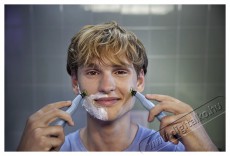 PHILIPS QP1324/30 OneBlade First Shave borotva Szépségápolás / Egészség - Szőrtelenítő / borotva - Arc- és testszőrzet vágó, formázó - 500651