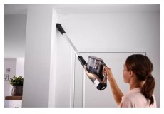 PHILIPS Series 7000 SpeedPro Max XC7041/01 vezeték nélküli porszívó és kézi porszívó, 25.2V Li-Ion akkumulátor, 0.6L portartály, Beluga ezüst Háztartás / Otthon / Kültér - Porszívó / takarítógép - Kézi / álló porszívó - 493762