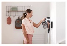 PHILIPS Series 7000 SpeedPro Max XC7041/01 vezeték nélküli porszívó és kézi porszívó, 25.2V Li-Ion akkumulátor, 0.6L portartály, Beluga ezüst Háztartás / Otthon / Kültér - Porszívó / takarítógép - Kézi / álló porszívó - 493762