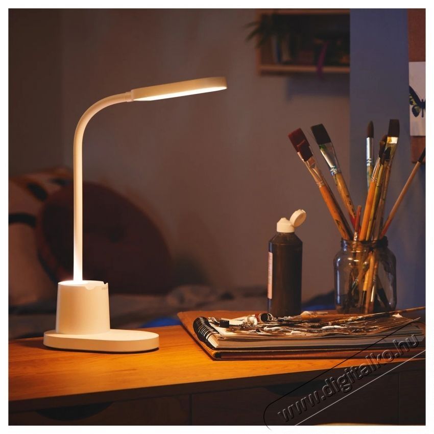 PHILIPS Bucket LED asztali l&aacute;mpa, &uacute;jrat&ouml;lthető, 7W, 200 lm, 5V, &aacute;ll&iacute;that&oacute; f&eacute;nyerőss&eacute;g, f&eacute;nyhőm&eacute;rs&eacute;klet (3000/4000/5700K), IP20, 34 cm, feh&eacute;r H&aacute;ztart&aacute;s / Otthon / K&uuml;lt&eacute;r - Vil&aacute;g&iacute;t&aacute;s / elektromoss&aacute;g - Asztali l&aacute;mpa - 540467