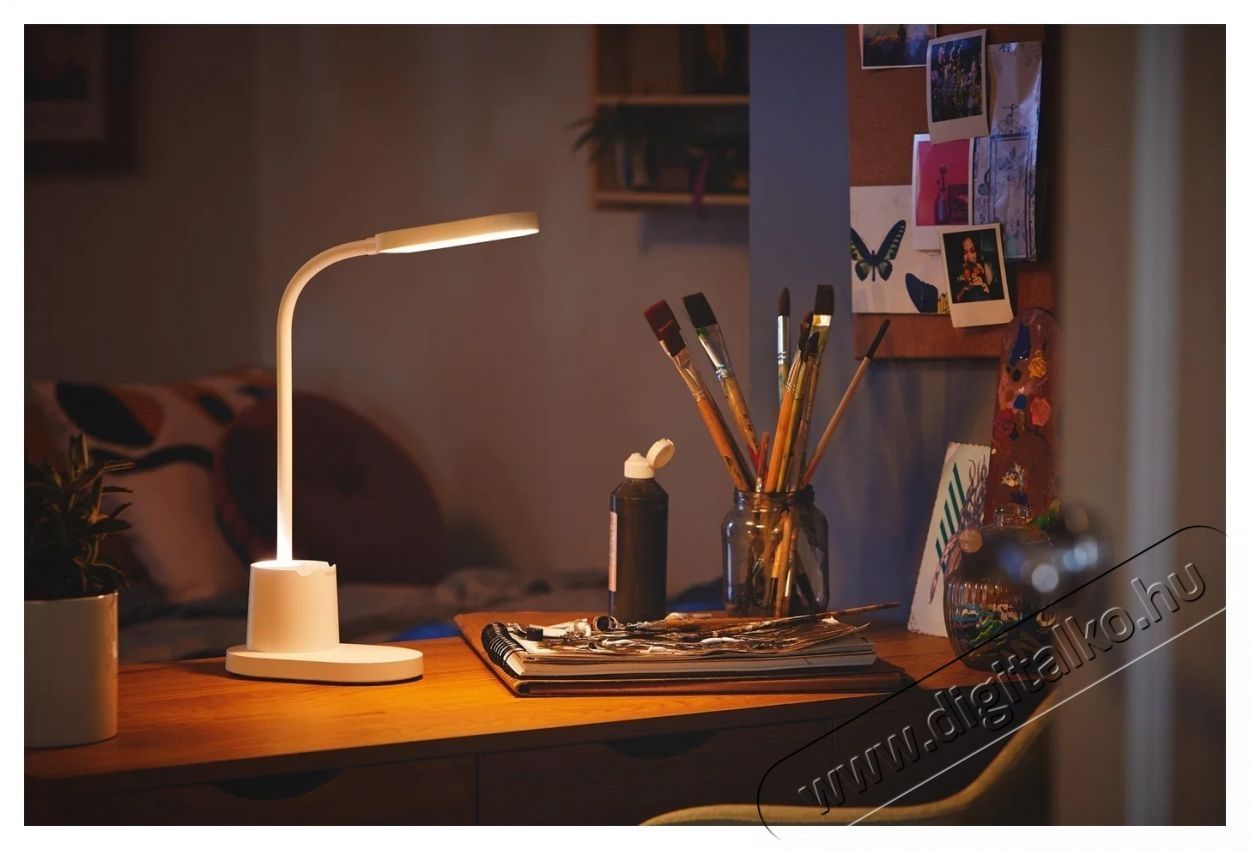PHILIPS Bucket LED asztali l&aacute;mpa, &uacute;jrat&ouml;lthető, 7W, 200 lm, 5V, &aacute;ll&iacute;that&oacute; f&eacute;nyerőss&eacute;g, f&eacute;nyhőm&eacute;rs&eacute;klet (3000/4000/5700K), IP20, 34 cm, feh&eacute;r H&aacute;ztart&aacute;s / Otthon / K&uuml;lt&eacute;r - Vil&aacute;g&iacute;t&aacute;s / elektromoss&aacute;g - Asztali l&aacute;mpa - 540467
