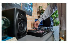 Pioneer Pioneer DJ DM-40D-BT fekete Bluetooth csatlakozású monitor hangfalpár Autóhifi / Autó felszerelés - Autó hangsugárzó - Hangszóró - 457003
