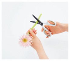 PLUS JAPAN Fitcut Curve 17,5 cm fluorbevonatú olló Konyhai termékek - Konyhai eszköz - Kés / olló - 508277