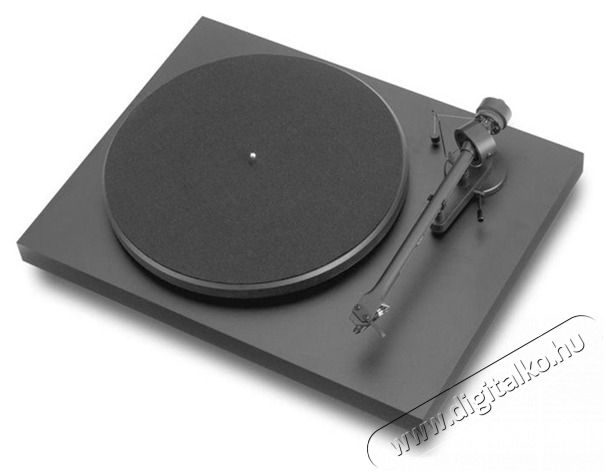 Pro-Ject  Debut III DC Fekete lemezj&aacute;tsz&oacute; Audio-Video / Hifi / Multim&eacute;dia - Bakelit lemezj&aacute;tsz&oacute; - Bakelit lemezj&aacute;tsz&oacute; - 395620