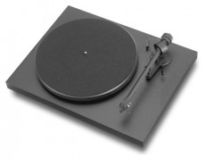 Pro-Ject  Debut III DC Fekete lemezj&aacute;tsz&oacute; Audio-Video / Hifi / Multim&eacute;dia - Bakelit lemezj&aacute;tsz&oacute; - Bakelit lemezj&aacute;tsz&oacute; - 395620