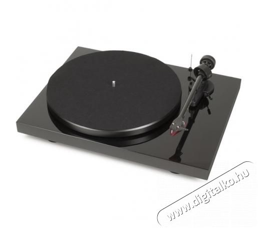 Pro-Ject  Debut III DC lakk lemezjátszó - fekete Audio-Video / Hifi / Multimédia - Bakelit lemezjátszó - Bakelit lemezjátszó - 395629