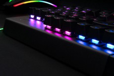 Razer BlackWidow X Chroma Gamer billentyűzet (RZ03-01760200-R3M1) Iroda és számítástechnika - Billentyűzet / billentyűzet szett - Vezetékes - 324602