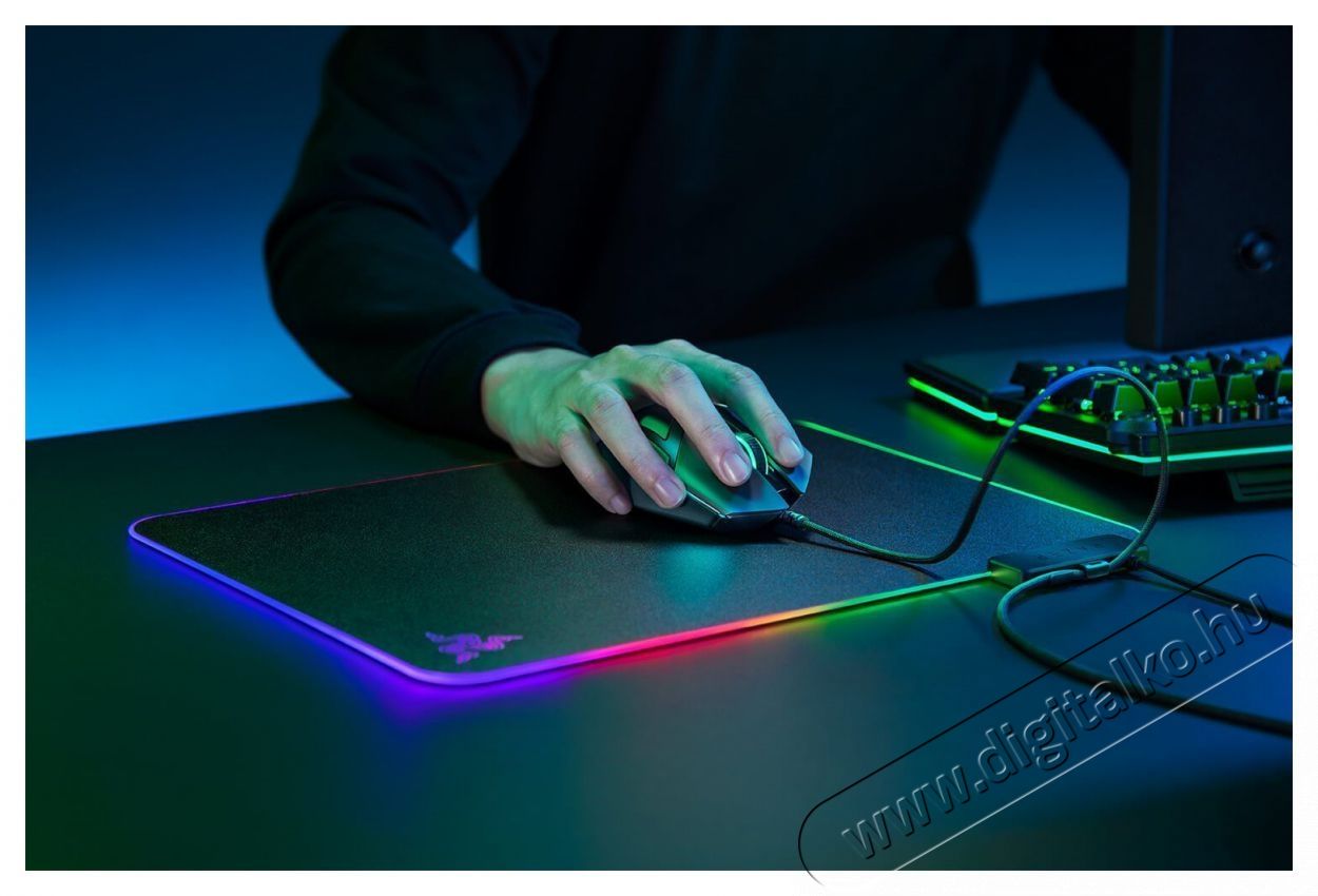 Razer Firefly V2 vil&aacute;g&iacute;t&oacute; gamer eg&eacute;rpad Iroda &eacute;s sz&aacute;m&iacute;t&aacute;stechnika - Eg&eacute;r - Eg&eacute;rpad - 439949
