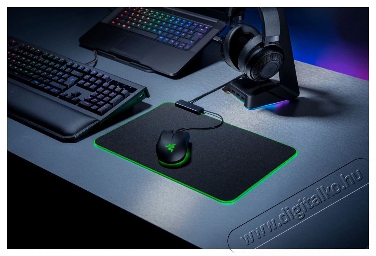 Razer Goliathus Chroma RGB fekete eg&eacute;rpad Iroda &eacute;s sz&aacute;m&iacute;t&aacute;stechnika - Eg&eacute;r - Eg&eacute;rpad - 385200