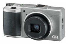 Ricoh GR II digitális fényképezőgép - ezüst Fényképezőgép / kamera - Kompakt fényképezőgép - Félprofi tudású kompakt - 297290