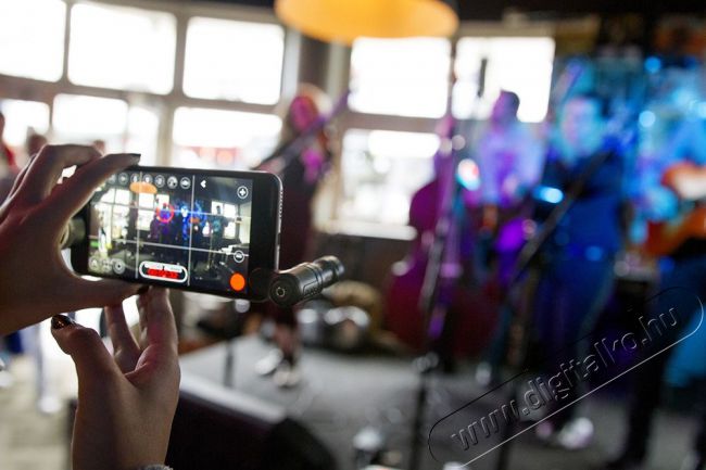 Rode Videomic Me Mini videómikrofon mobil eszközökhöz Fotó-Videó kiegészítők - Mikrofon - Fotó-videó mikrofon - 298980