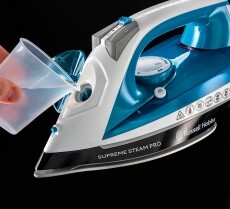 Russell Hobbs 23971-56/RH Supreme Steam Pro vasaló kék-fehér Háztartás / Otthon / Kültér - Vasaló - Vasaló - 326667