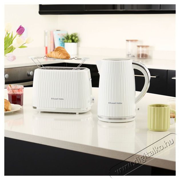 Russell Hobbs 27360-70/RH Eden 1,7L-es feh&eacute;r v&iacute;zforral&oacute; Konyhai term&eacute;kek - V&iacute;zforral&oacute; / teafőző - 502155