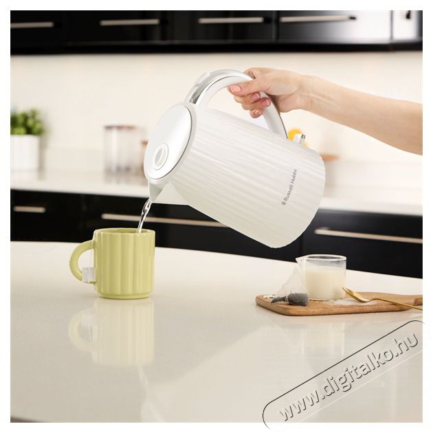 Russell Hobbs 27360-70/RH Eden 1,7L-es feh&eacute;r v&iacute;zforral&oacute; Konyhai term&eacute;kek - V&iacute;zforral&oacute; / teafőző - 502155