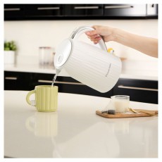 Russell Hobbs 27360-70/RH Eden 1,7L-es feh&eacute;r v&iacute;zforral&oacute; Konyhai term&eacute;kek - V&iacute;zforral&oacute; / teafőző - 502155