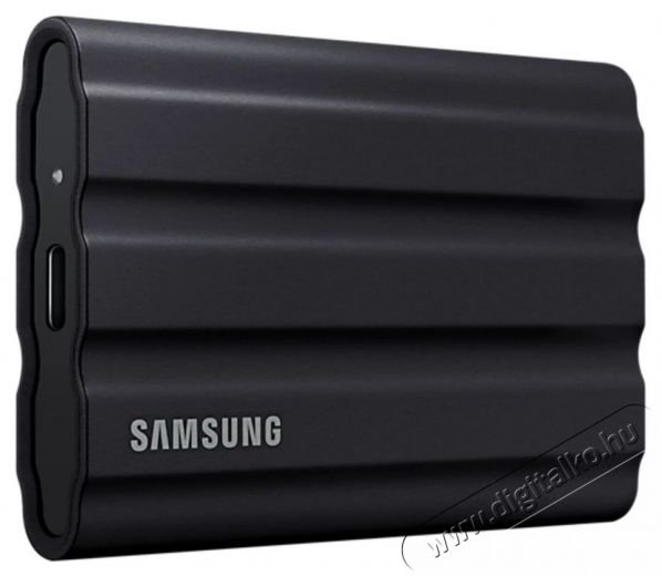 SAMSUNG Portable SSD T7 Shield 4TB fekete Iroda és számítástechnika - Adattároló / merevlemez - SSD - 503403