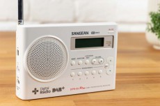 Sangean DPR-69 DAB+ hordozható rádió - FEHÉR Audio-Video / Hifi / Multimédia - Rádió / órás rádió - Hordozható, zseb-, táska rádió - 259257