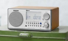 Sangean WR-2 Walnut-Silver szintézeres asztali rádió Audio-Video / Hifi / Multimédia - Rádió / órás rádió - Asztali rádió - 259313