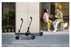 Segway Ninebot KickScooter E2 Plus E II elektromos roller Háztartás / Otthon / Kültér - Játék / Sport - Roller / segway / gördeszka - 507598