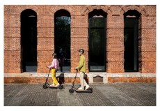 Segway Ninebot KickScooter E2 Plus E II elektromos roller Háztartás / Otthon / Kültér - Játék / Sport - Roller / segway / gördeszka - 507598