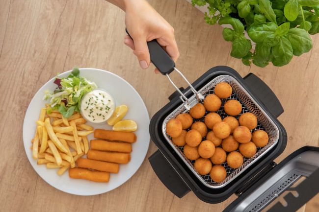 Sencor SFR 6200SS Fritőz Konyhai termékek - Konyhai kisgép (sütés / főzés / hűtés / ételkészítés) - Olajsütő - 364585