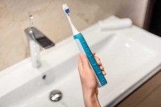 Sencor SOC 1102TQ szónikus elektromos fogkefe Szépségápolás / Egészség - Száj / fog ápolás - Elektromos fogkefe - 331877