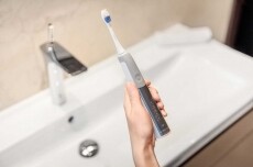 Sencor SOC 2200SL szónikus elektromos fogkefe Szépségápolás / Egészség - Száj / fog ápolás - Elektromos fogkefe - 331878