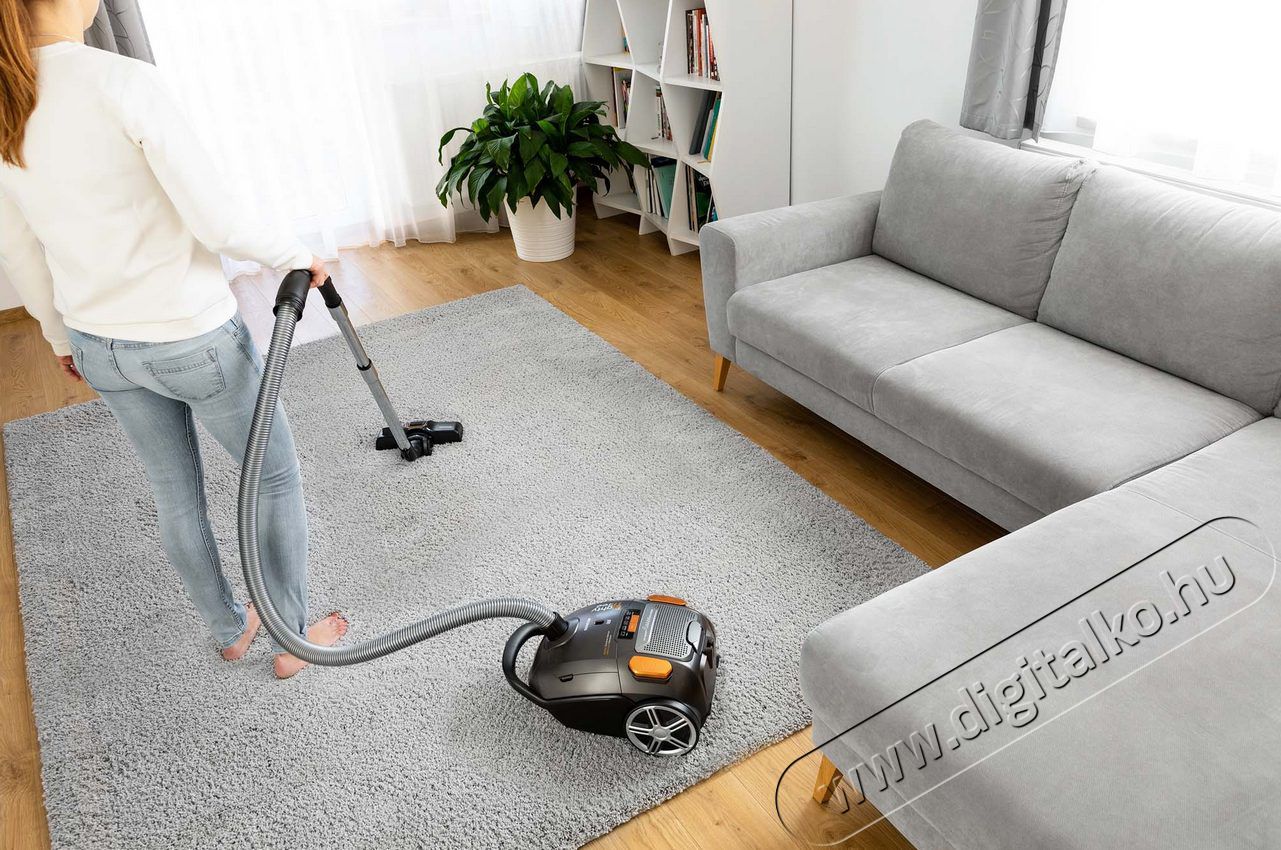 Sencor SVC 8300TI 4AAAA ECO Power Porzsákos Porszívó Háztartás / Otthon / Kültér - Porszívó / takarítógép - Porzsákos porszívó - 361501
