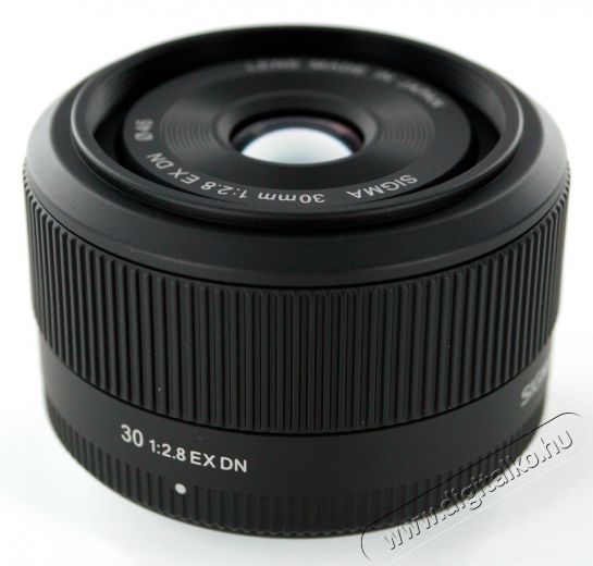 Sigma 30mm f/2,8 (A) EX DN fekete - Sony (3 év garancia!) Fotó-Videó kiegészítők - Objektív - Fix fókuszú objektív - 265966
