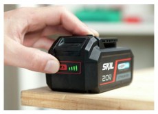Skil RED BC1E3111AA 20V Max 18 V 4 Ah akkumulátor és gyorstöltő szett Akkuk és töltők - Li-ion akkumulátor és töltő (gyári) - Szettben - 389276