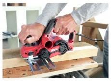 Skil RED VA1E1590DA 82 mm elektromos gyalu H&aacute;ztart&aacute;s / Otthon / K&uuml;lt&eacute;r - Szersz&aacute;m - Gyalug&eacute;p - 436328