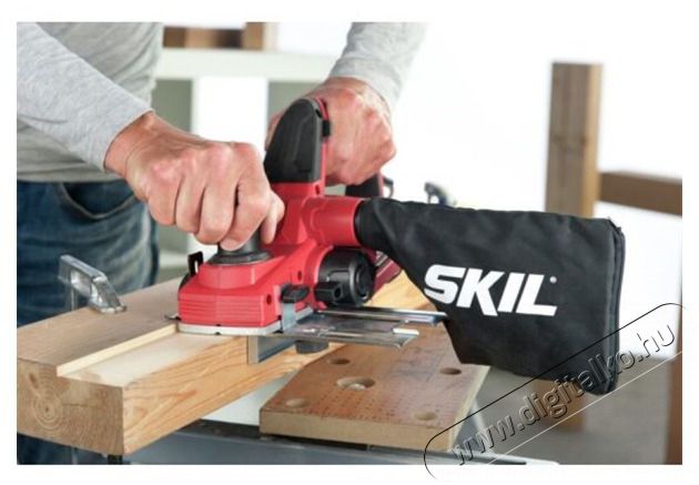 Skil RED VA1E1590DA 82 mm elektromos gyalu H&aacute;ztart&aacute;s / Otthon / K&uuml;lt&eacute;r - Szersz&aacute;m - Gyalug&eacute;p - 436328