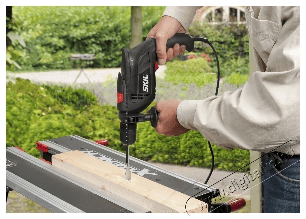 Skil F0156290AA &Uuml;tvef&uacute;r&oacute;, 710W, 2700 RPM + 3 f&uacute;r&oacute;sz&aacute;r 5/6/8 mm H&aacute;ztart&aacute;s / Otthon / K&uuml;lt&eacute;r - Szersz&aacute;m - F&uacute;r&oacute; / f&uacute;r&oacute;kalap&aacute;cs - 537294