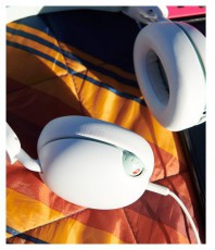 Skullcandy S6KAY-R952 Grom csontfehér vezetékes mikrofonos gyerek fejhallgató Audio-Video / Hifi / Multimédia - Fül és Fejhallgatók - Fejhallgató - 508341