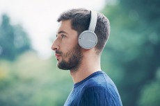 SONY WH-CH500H vezeték nélküli fejhallgató - ezüst Audio-Video / Hifi / Multimédia - Fül és Fejhallgatók - Fejhallgató mikrofonnal / headset - 334792
