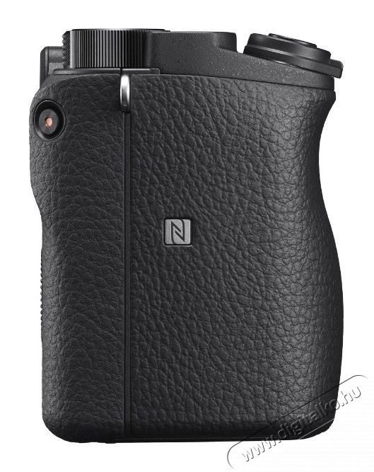 SONY Alpha 6400 + 18-135 mm objekt&iacute;v Fot&oacute;-Vide&oacute; kieg&eacute;sz&iacute;tők - Objekt&iacute;v - Fix f&oacute;kusz&uacute; objekt&iacute;v - 350462