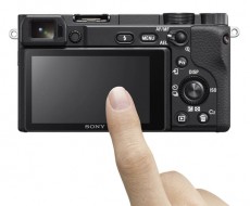 SONY Alpha 6400 váz + ajándék 64GB memóriakártya Fényképezőgép / kamera - MILC cserélhető objektíves kompakt fényképezőgép - 347167