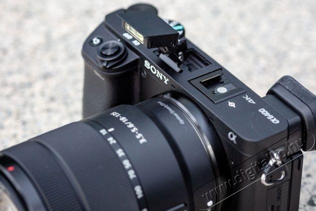 SONY Alpha 6400 + 18-135 mm objekt&iacute;v Fot&oacute;-Vide&oacute; kieg&eacute;sz&iacute;tők - Objekt&iacute;v - Fix f&oacute;kusz&uacute; objekt&iacute;v - 350462