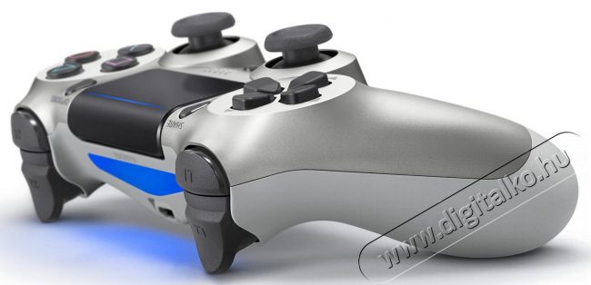 SONY PlayStation 4 (PS4) Dualshock 4 kontroller V2 - ezüst Iroda és számítástechnika - Játék konzol - Kontroller - 327959