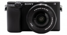 SONY Alpha 6400 + 16-50mm - fekete Fényképezőgép / kamera - MILC cserélhető objektíves kompakt fényképezőgép - 347158