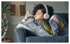 SONY WHCH520C.CE7 Bluetooth bézs fejhallgató Audio-Video / Hifi / Multimédia - Fül és Fejhallgatók - Fejhallgató - 462311