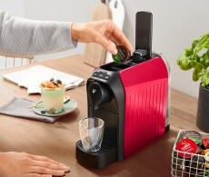 Tchibo Cafissimo Easy kapszulás kávéfőző - piros Konyhai termékek - Kávéfőző / kávéörlő / kiegészítő - Kapszulás / podos kávéfőző - 355257