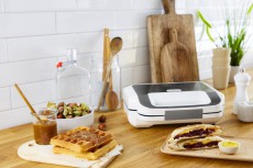 Tefal SW701110 szendvicssütő Konyhai termékek - Konyhai kisgép (sütés / főzés / hűtés / ételkészítés) - Melegszendvics / gofri sütő - 373397