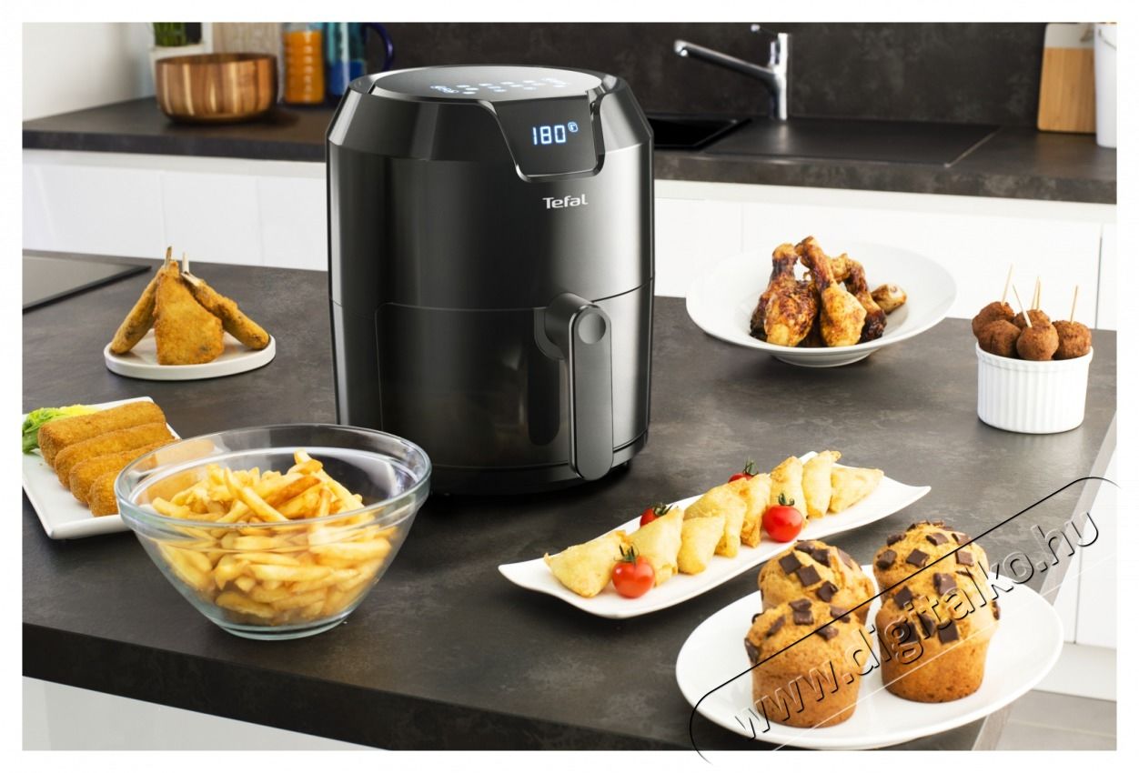Tefal EY401815 FORR&Oacute;LEVEGŐS S&Uuml;TŐ EASY FRY DIGITAL Konyhai term&eacute;kek - Konyhai kisg&eacute;p (s&uuml;t&eacute;s / főz&eacute;s / hűt&eacute;s / &eacute;telk&eacute;sz&iacute;t&eacute;s) - Olajs&uuml;tő - 469815