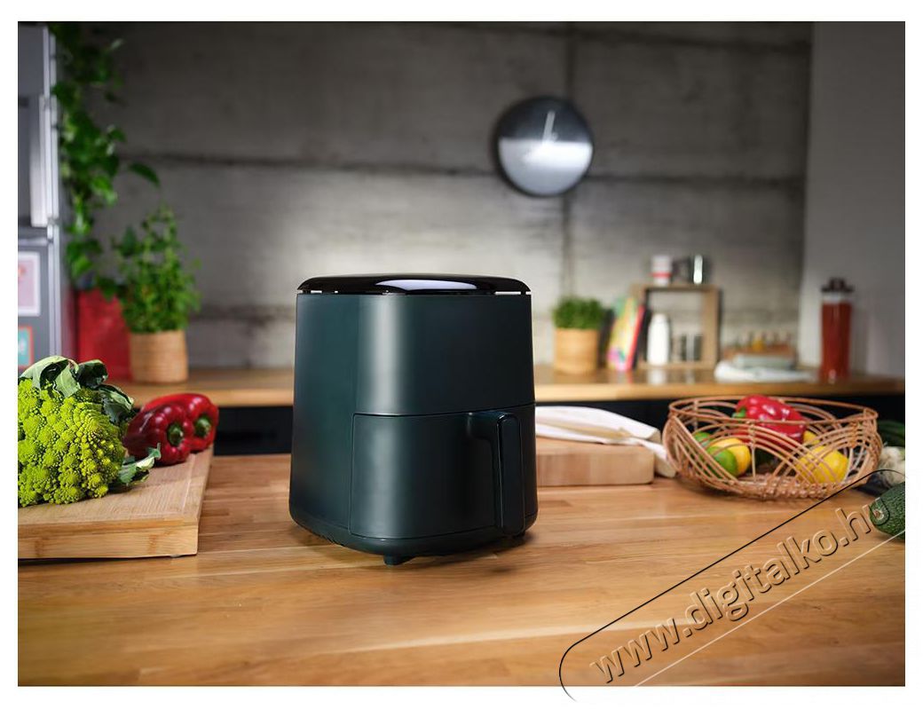 Tefal Easy Fry Max EY24531 forr&oacute;levegős olajs&uuml;tő, 5l, 1500 W, 10 automatikus program, &Eacute;rintők&eacute;pernyő, Kivehető tapad&aacute;smentes t&aacute;l, Automatikus le&aacute;ll&iacute;t&aacute;s, Z&ouml;ld Konyhai term&eacute;kek - Konyhai kisg&eacute;p (s&uuml;t&eacute;s / főz&eacute;s / hűt&eacute;s / &eacute;telk&eacute;sz&iacute;t&eacute;s) - L&eacute;gkever&eacute;ses főzőg&eacute;p / elektromos kukta / multifunkci&oacute;s s&uuml;tő - 495839